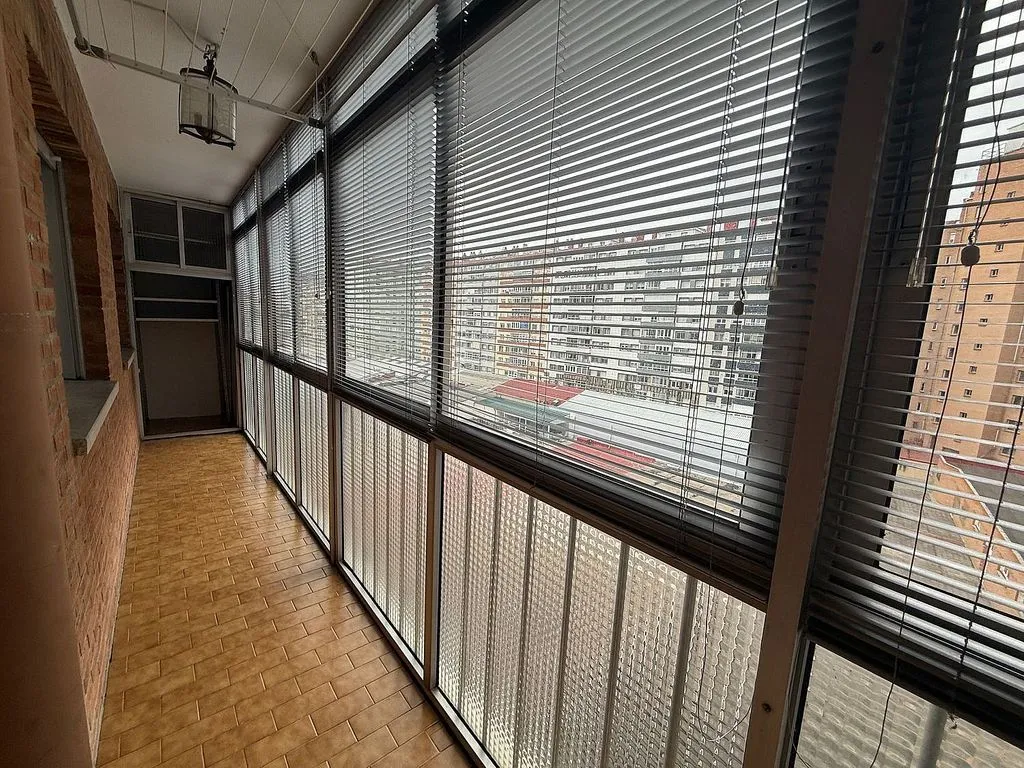 Balcon - Apartment with Terrace and Garage in Gamonal