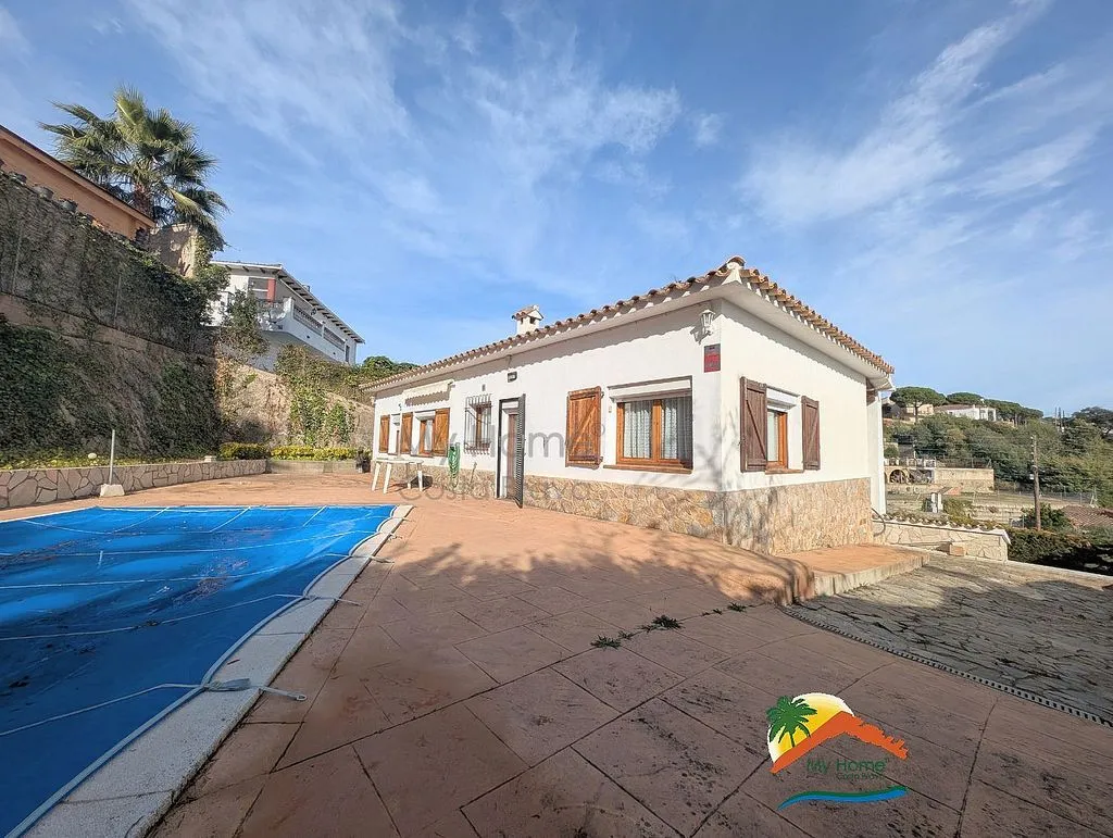 Piscina - Chalet with Pool and Terrace in Aiguaviva Parc