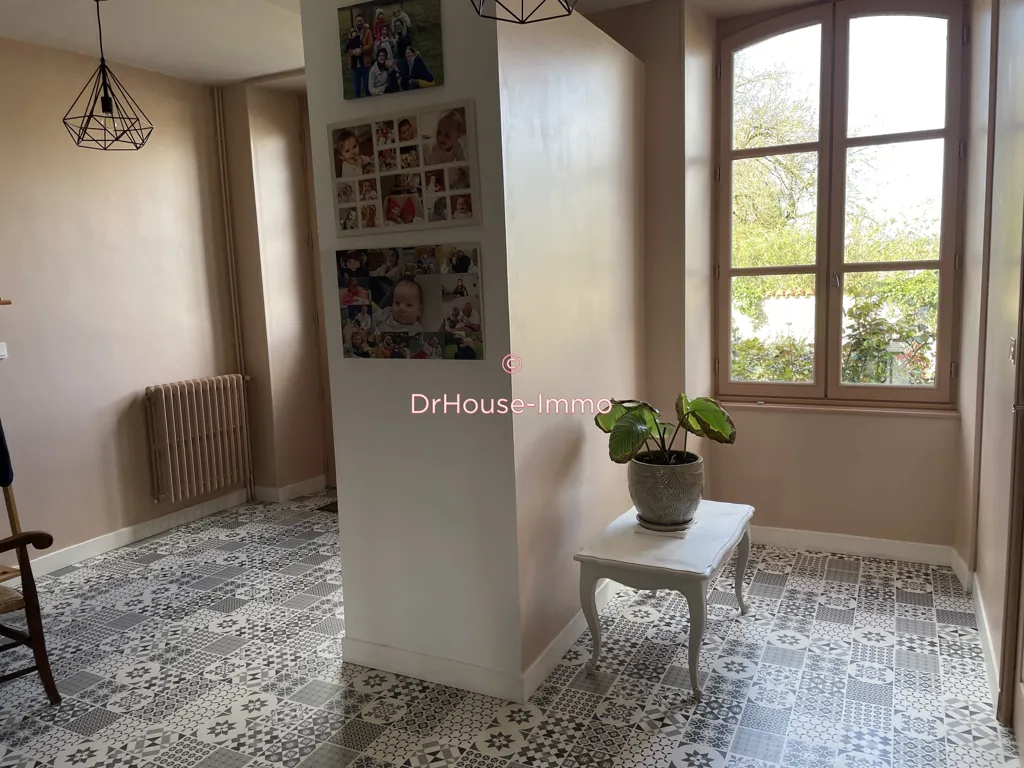 Entrée - Maison avec Jardin Paysager à Mansle