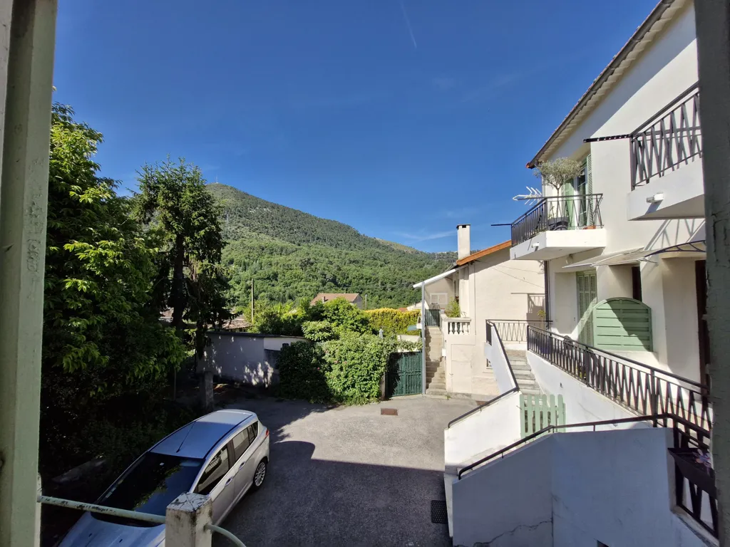 Rõdu - Duplex House with Two Apartments in Tourrette-Levens