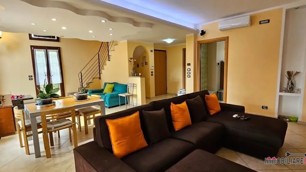Maison 6 pièces à IT