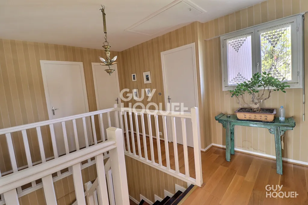 Maison 7 pièces à Sainte-Geneviève-des-Bois