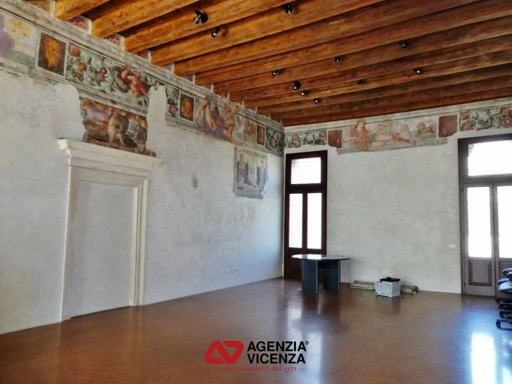 Séjour - Historic Office with Elevator in Vicenza