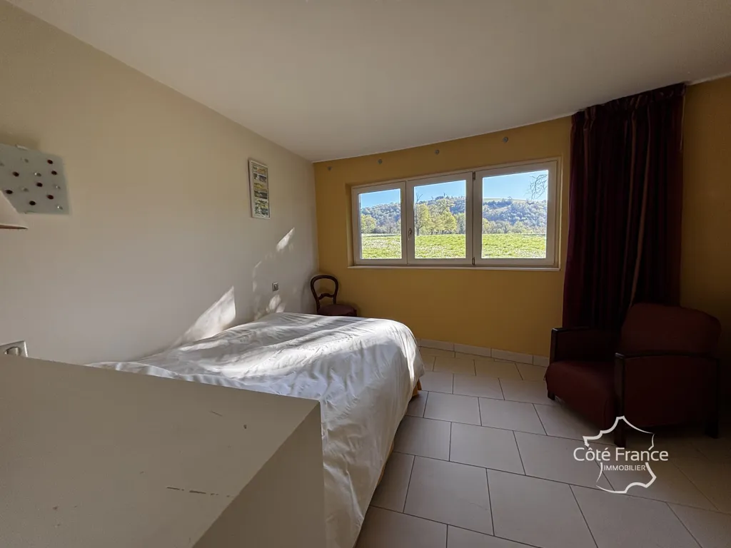 Chambres - Maison d'Architecture Unique avec Vue Panoramique à S