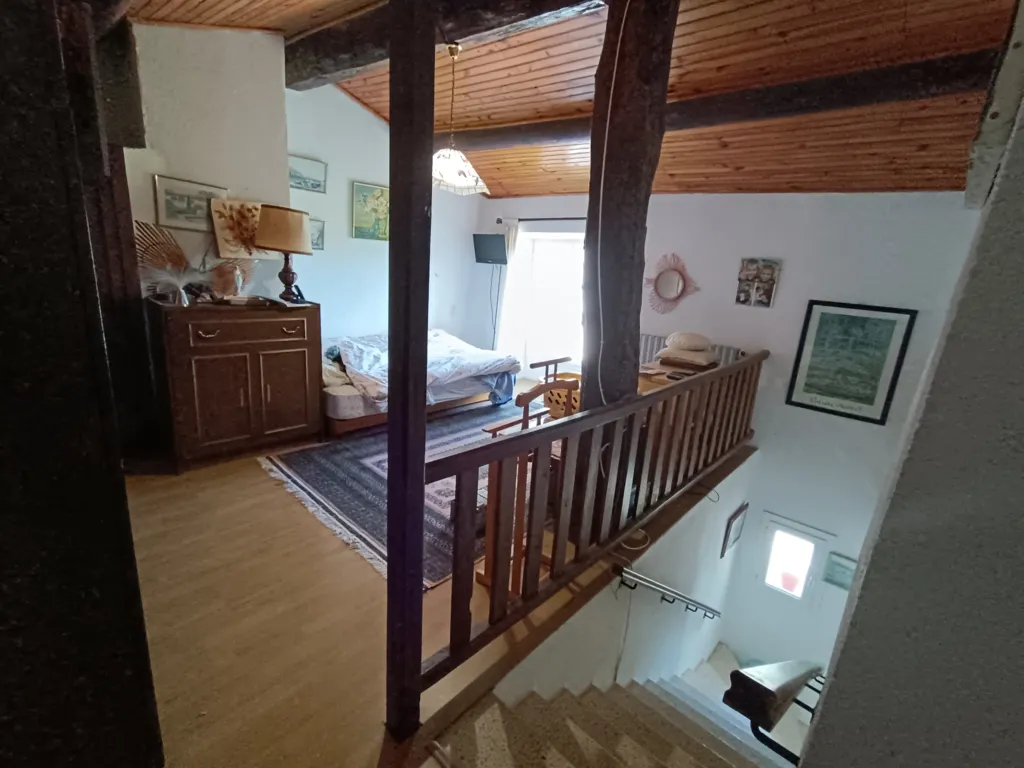 Rooms - Rustic Village House with Garden in Monieux