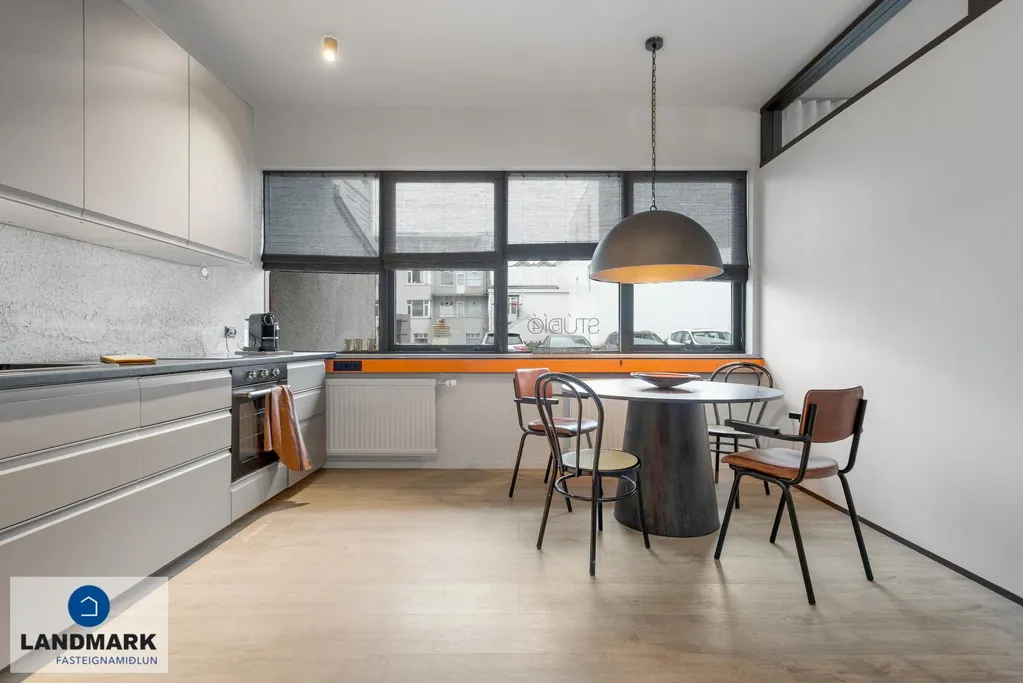 Cucina - Renovated Retro Office Space in Reykjavik