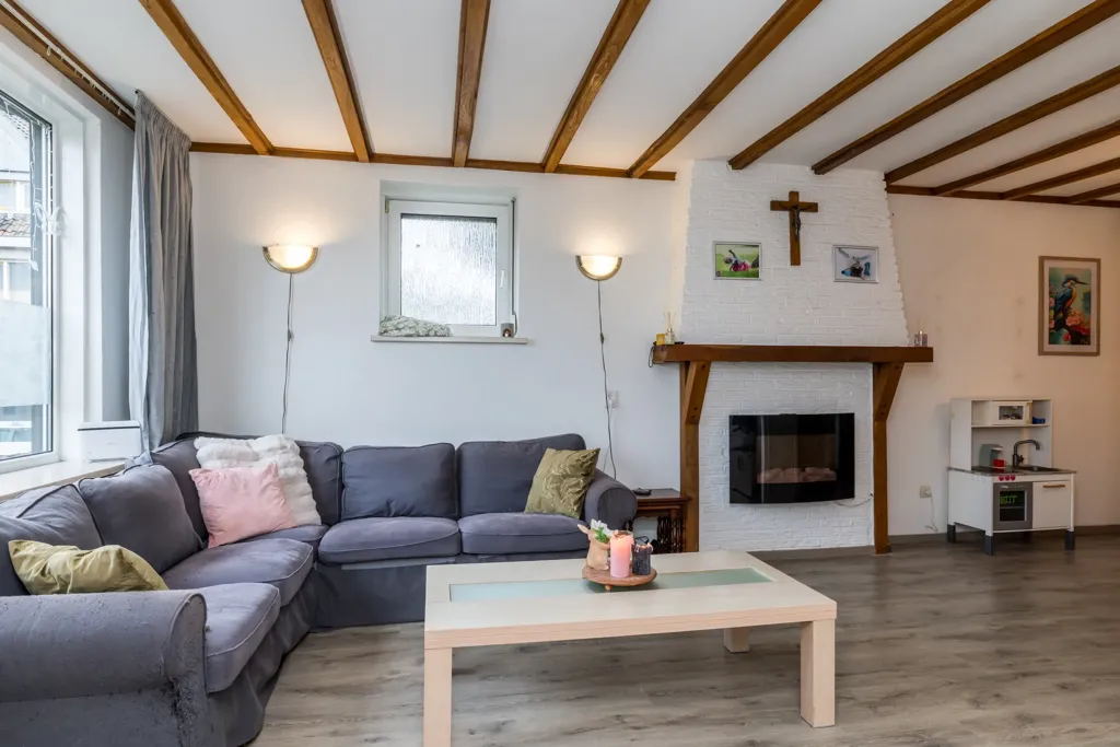 Elutuba - Corner House with Garden in Brunssum