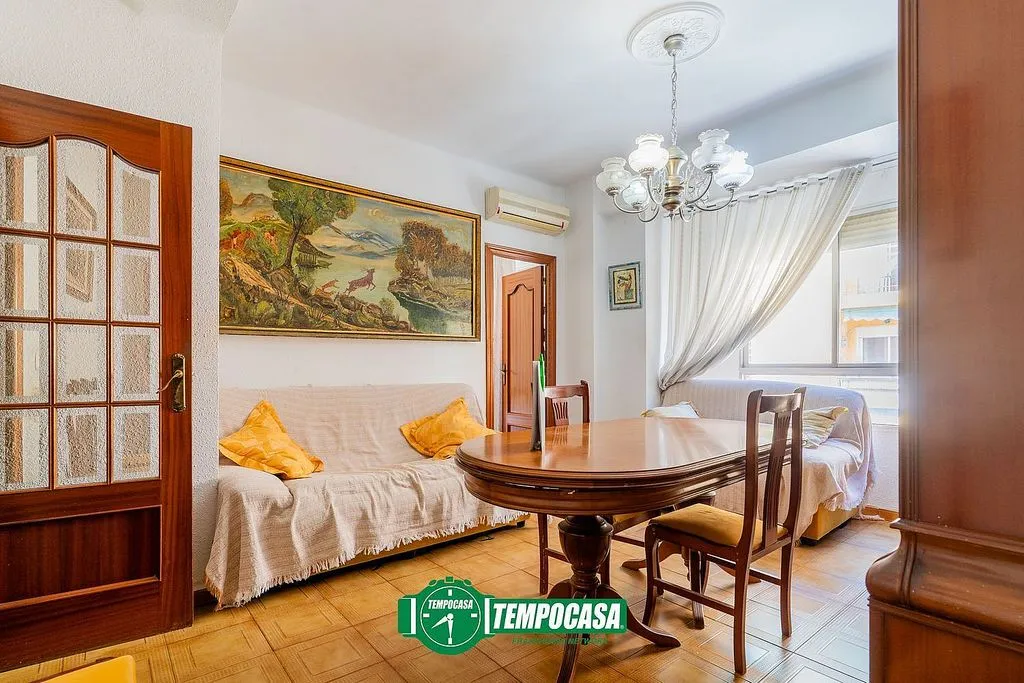 Söögituba - Apartment with Balcony in Ayora, Valencia