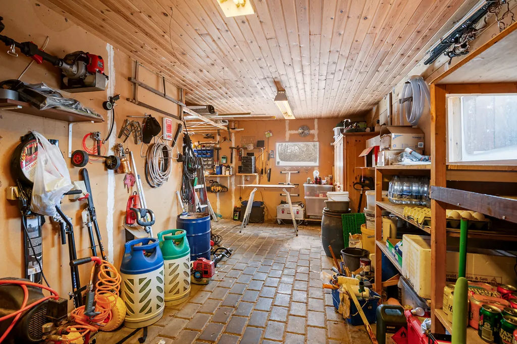 garage