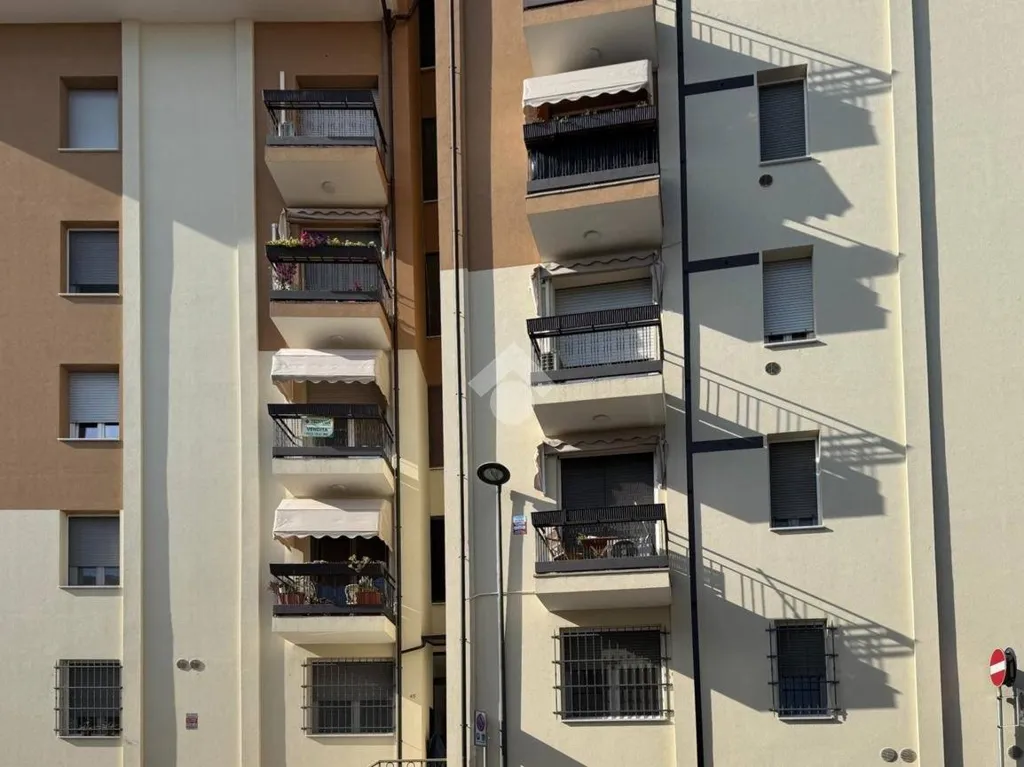 Välivaade - 4-Room Apartment with Balcony in Ferrara