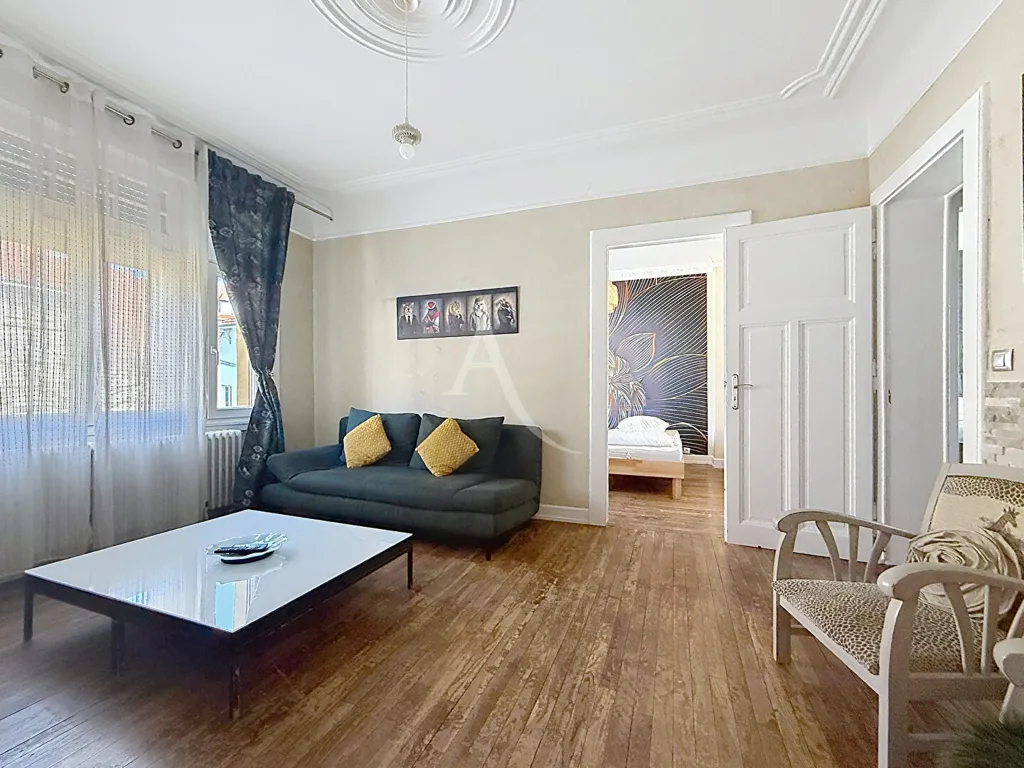 Soggiorno - Charming 4-Piece Apartment with Balcony in Metz