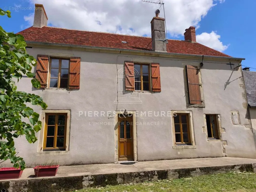 Extérieur - Maison 8 pièces à Bengy-Sur-Craon