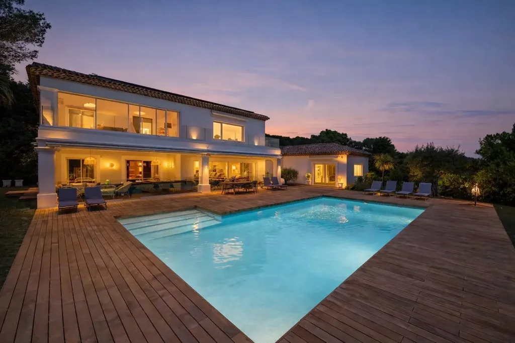 Piscina - Renovated Villa with Pool in Valbonne