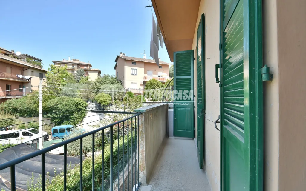 Balcony - Spacious Flat with Mountain View in Osimo