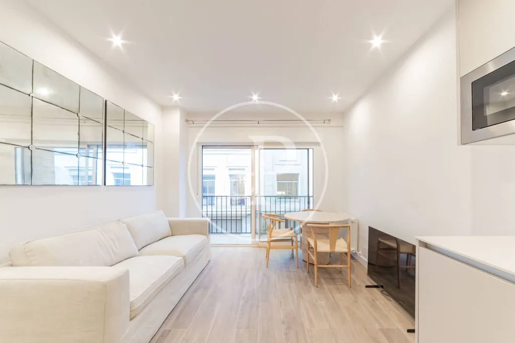 Elutuba - Renovated Apartment with Balcony in Madrid