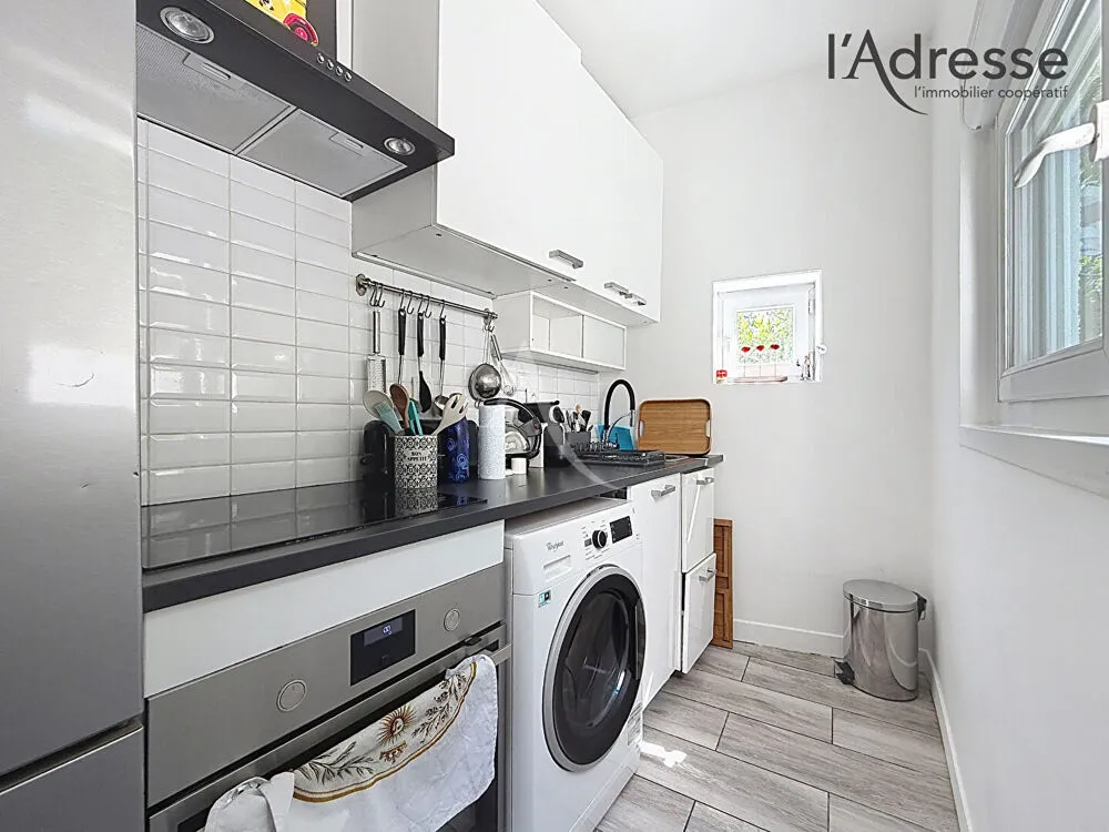 Utility Room - City House with Paris View in Suresnes