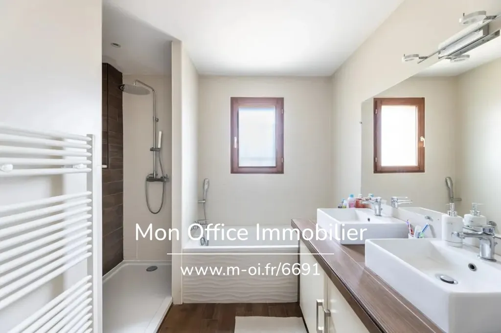 Vannitoad - Modern House with Pool in Saint-Cannat