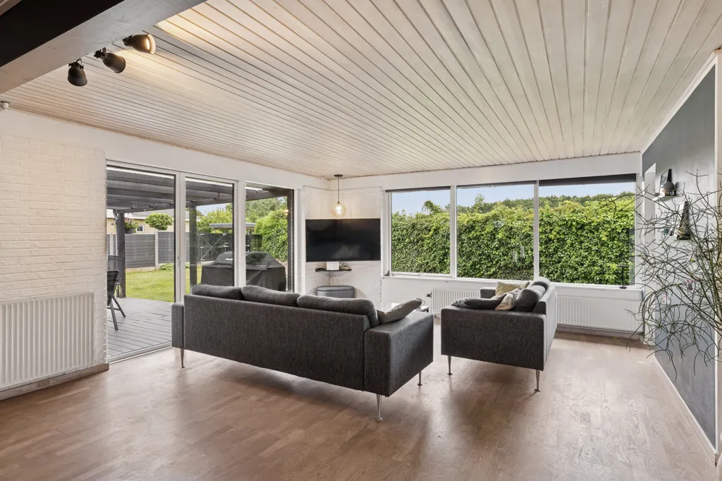 Living Room - Maintained Family Villa in Viborg