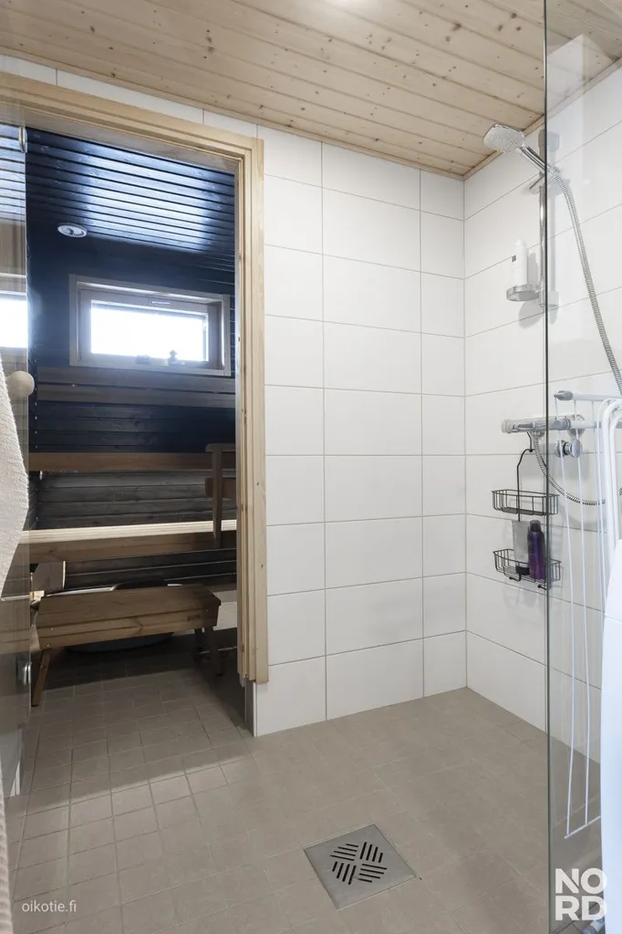 Bathrooms - Modern Terraced House with Sauna in Perusmäki, Espoo
