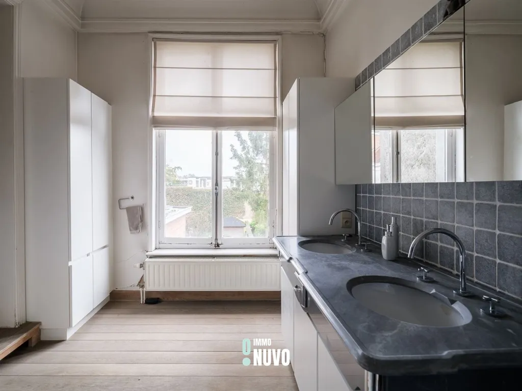 Vannitoad - Master House with Commercial Space in Aalst