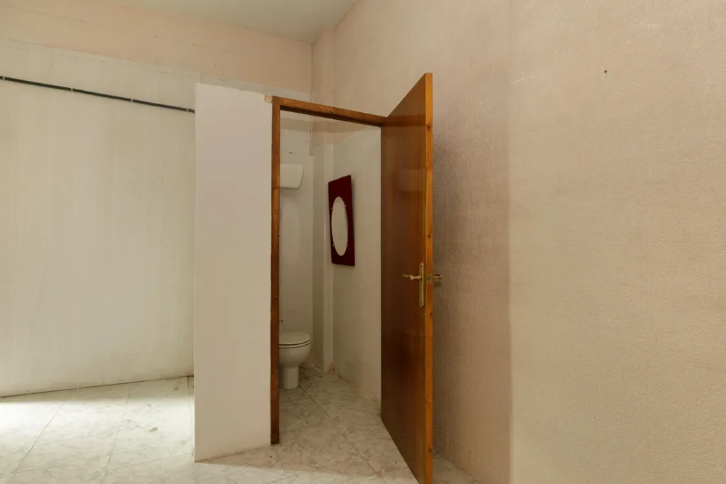 Salles de bain - Commercial Building with Terrace in Baza Centre