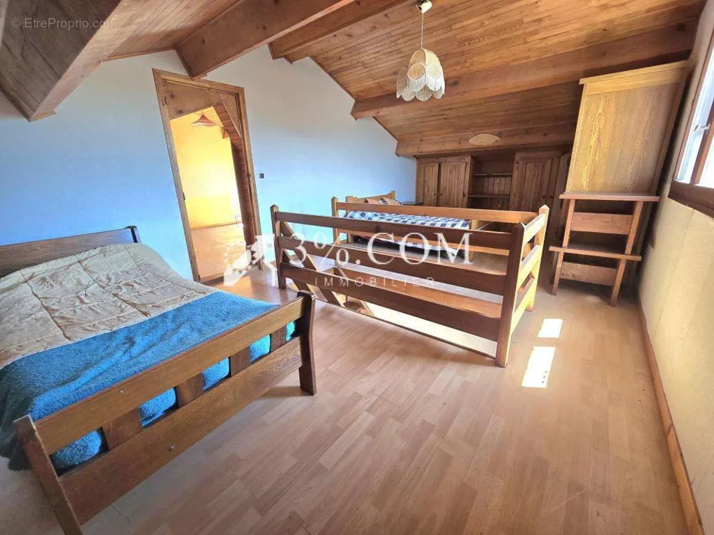 Chambres - Maison avec Jardin et Garage à Valence