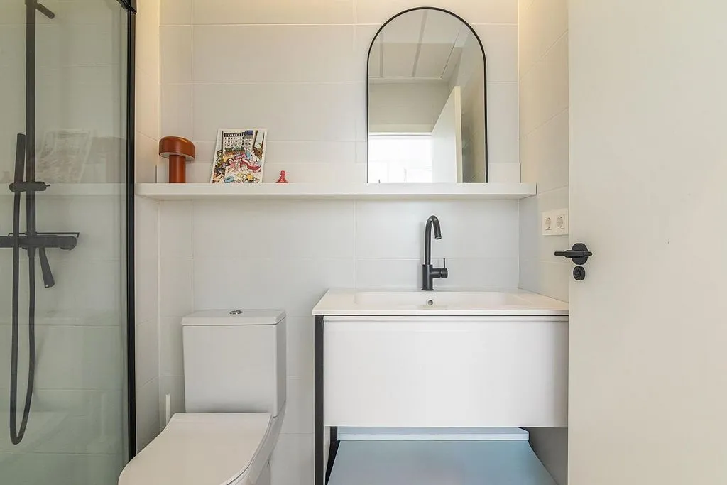 Bathrooms - Semi-New Flat with Pool in El Travaló, Elche