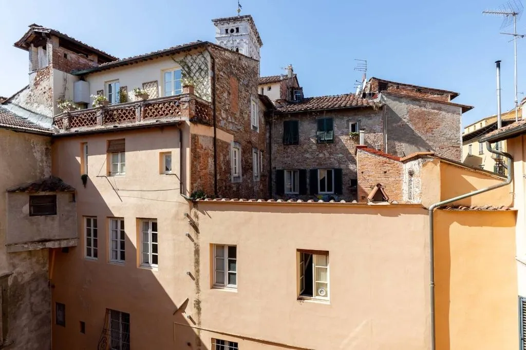 Balcon - Luxury Apartment with Historic Views in Lucca