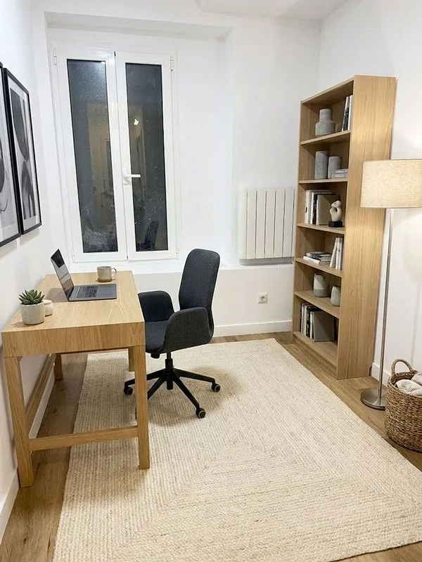 Bureau - Reformed Flat with Balcony in Bilbao's Old Town