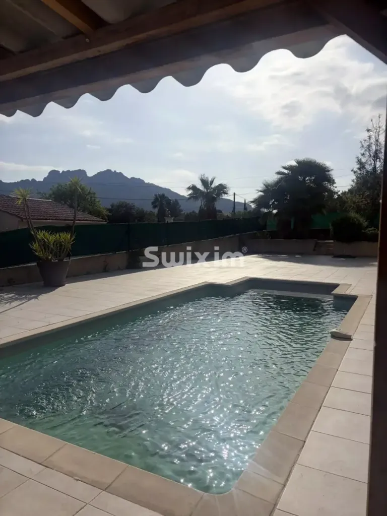 Piscine - Villa avec Piscine face au Rocher de Roquebrune