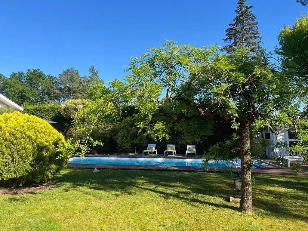 Piscine - Maison de Luxe avec Piscine à Pessac