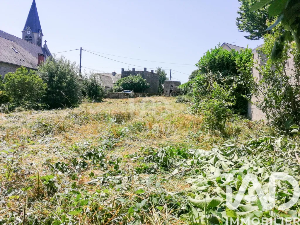 Aed - Buildable Land with Well and Poultry in Durenque
