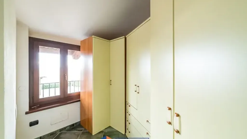 Rooms - Rustic Villa with Private Garden in Genola