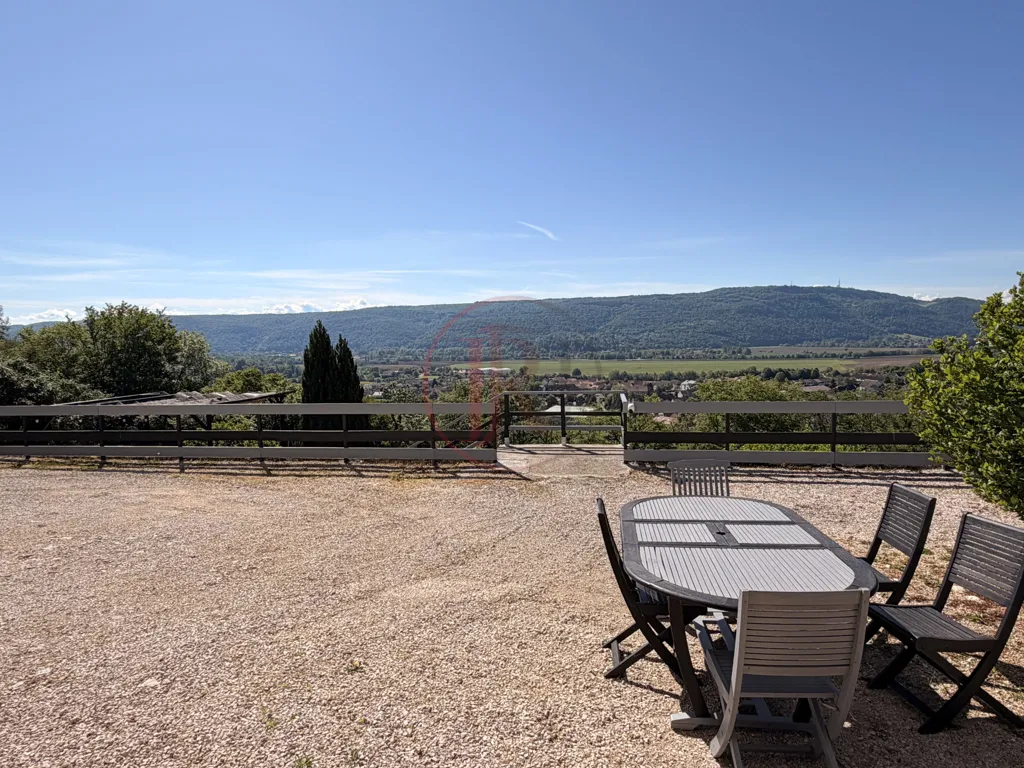 Terrasse - Maison Individuelle avec Vue à Thise