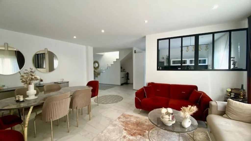 Séjour - Maison de 7 Pièces avec Terrasse au Calme à Monterblanc
