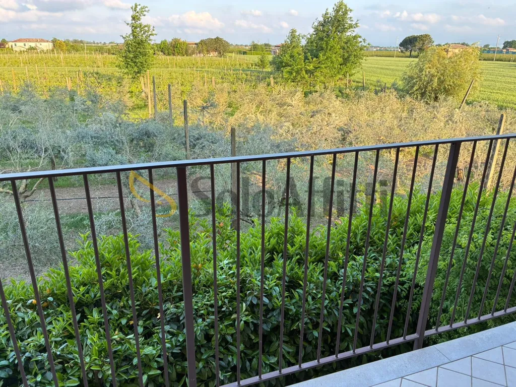 Balcon - Central Faenza Flat with Terrace