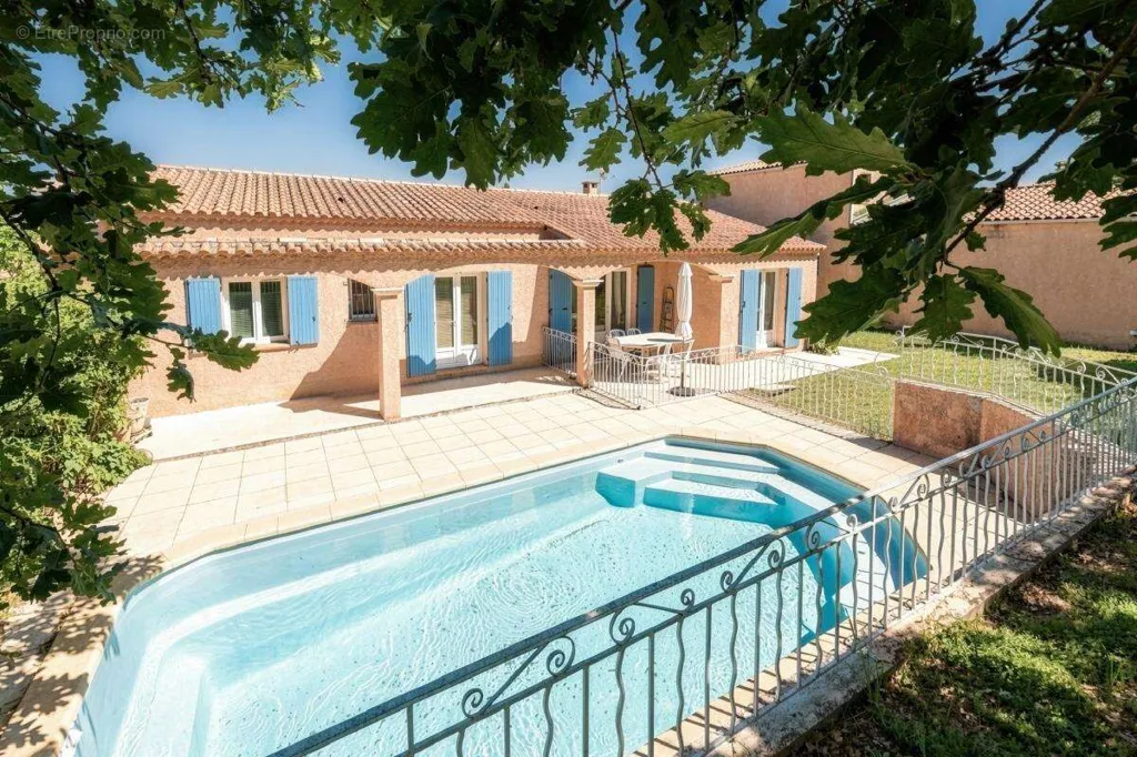 Bassein - Ground Floor Villa with Pool in Provence