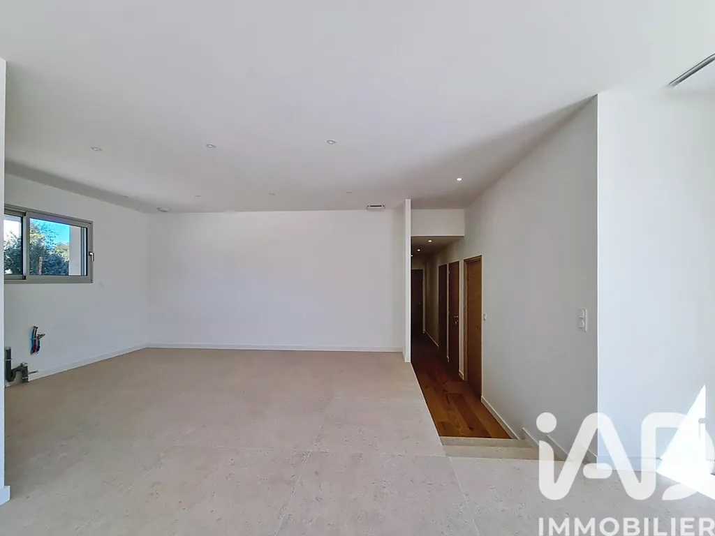 Elutuba - Contemporary Villa with Pool in Nîmes