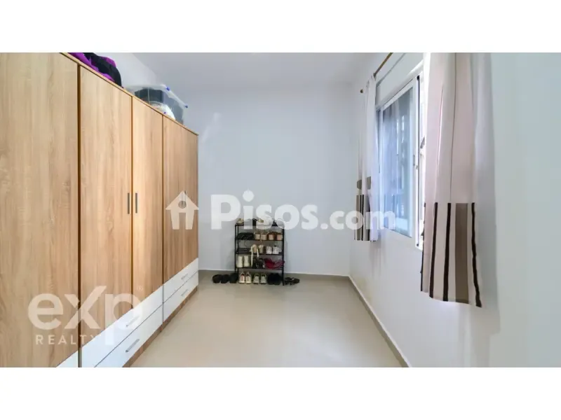 Dormitorios - Casa con terraza y vistas a la ciudad en Algemesí