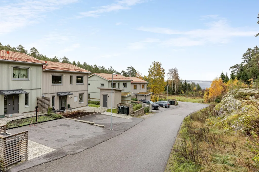 Extérieur - Modern Semi-Detached House with Bråviken View