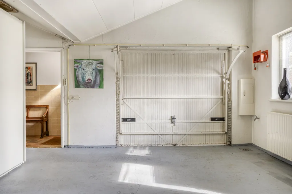Garage - Dual Living Villa with Spa in Borne
