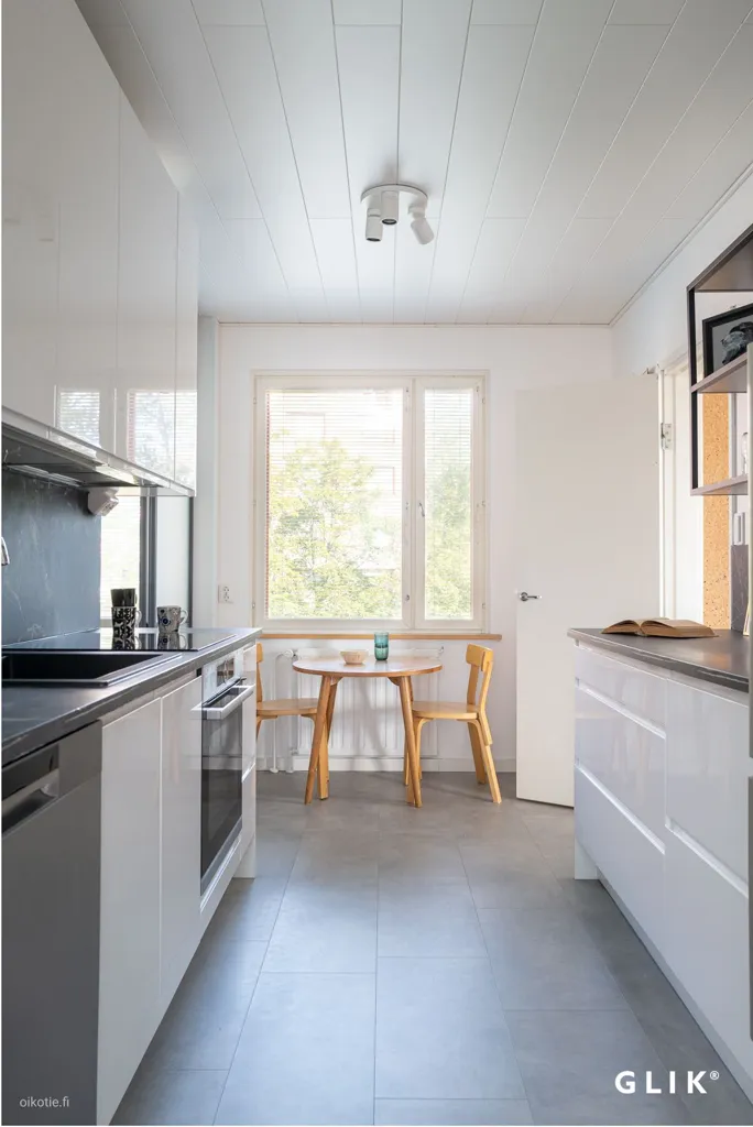 Cuisine - Bright Corner Flat with Balcony in Tampere Kaleva