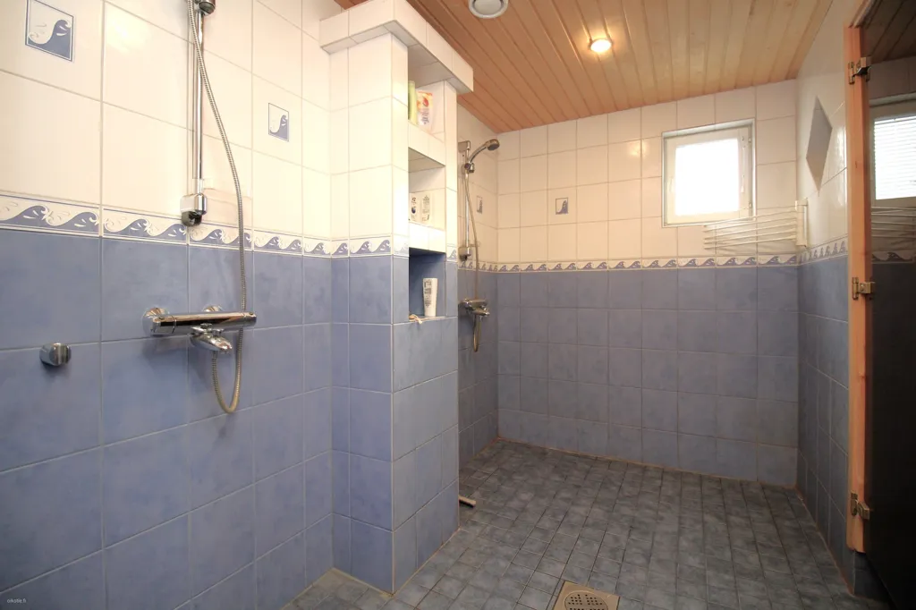 Bathrooms - Spacious Detached House with Garden in Heinola