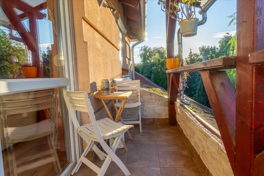 Balcon - Multi-Generational Home with Business Potential in Mályi