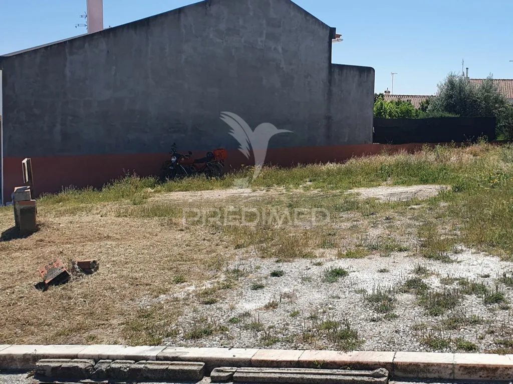 Garden - Plot for Two-Storey Home in Pardais