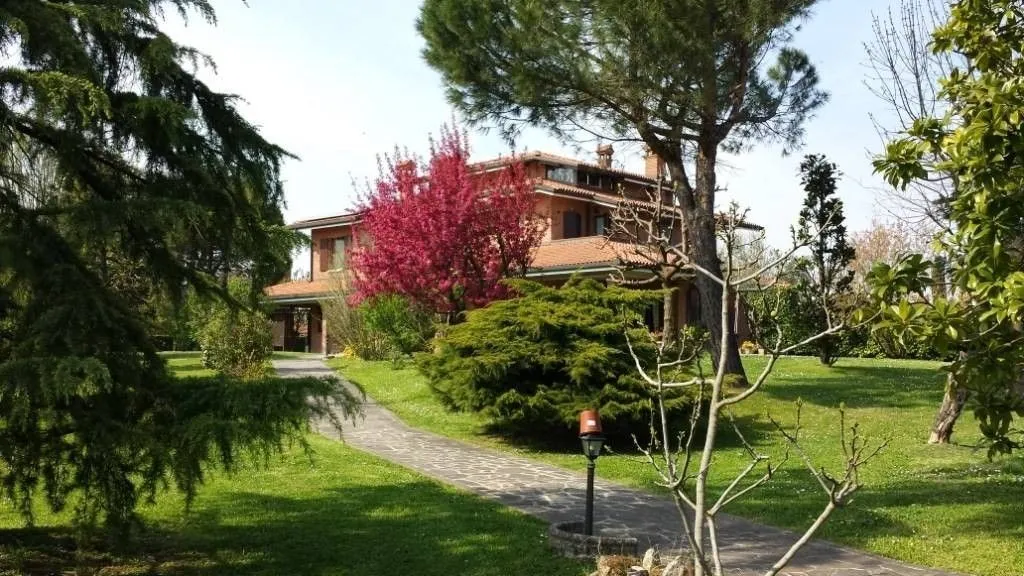 Aed - Luxury Villa with 5 Units in San Giorgio di Piano