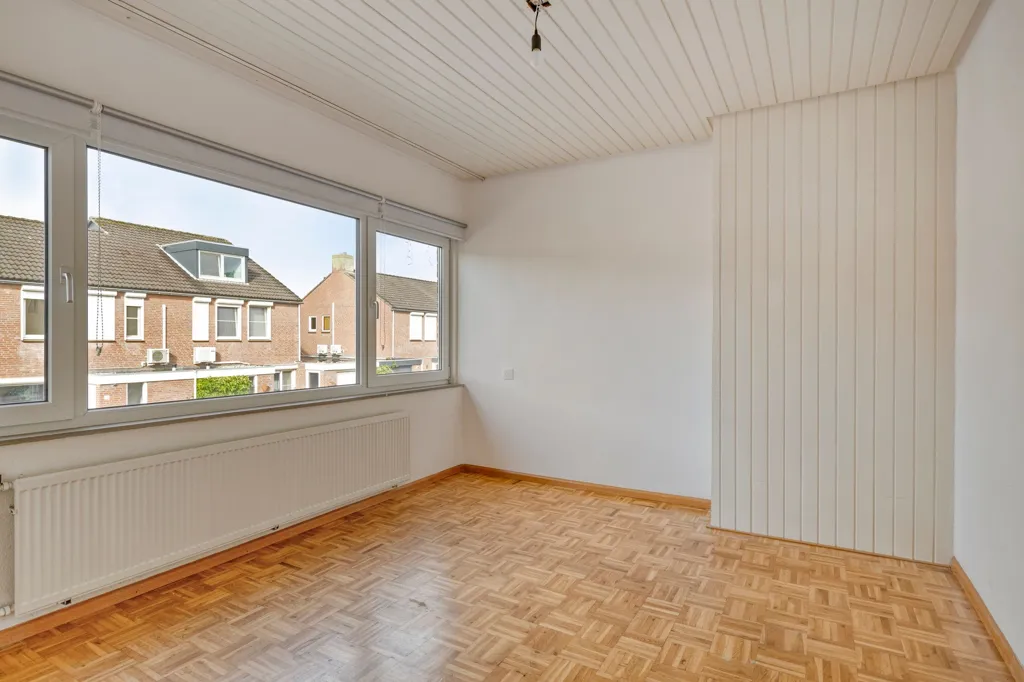 Toad - Semi-Detached House with Serre in Baarlo