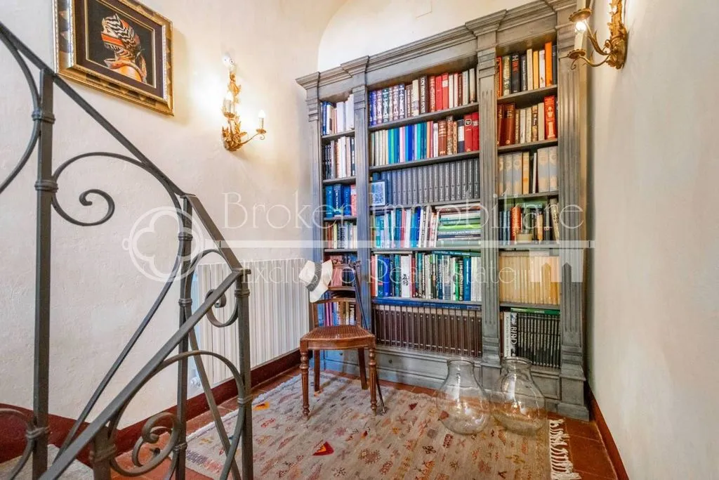 Bureau - Rustic Tuscan Casale with Pool in Massarosa