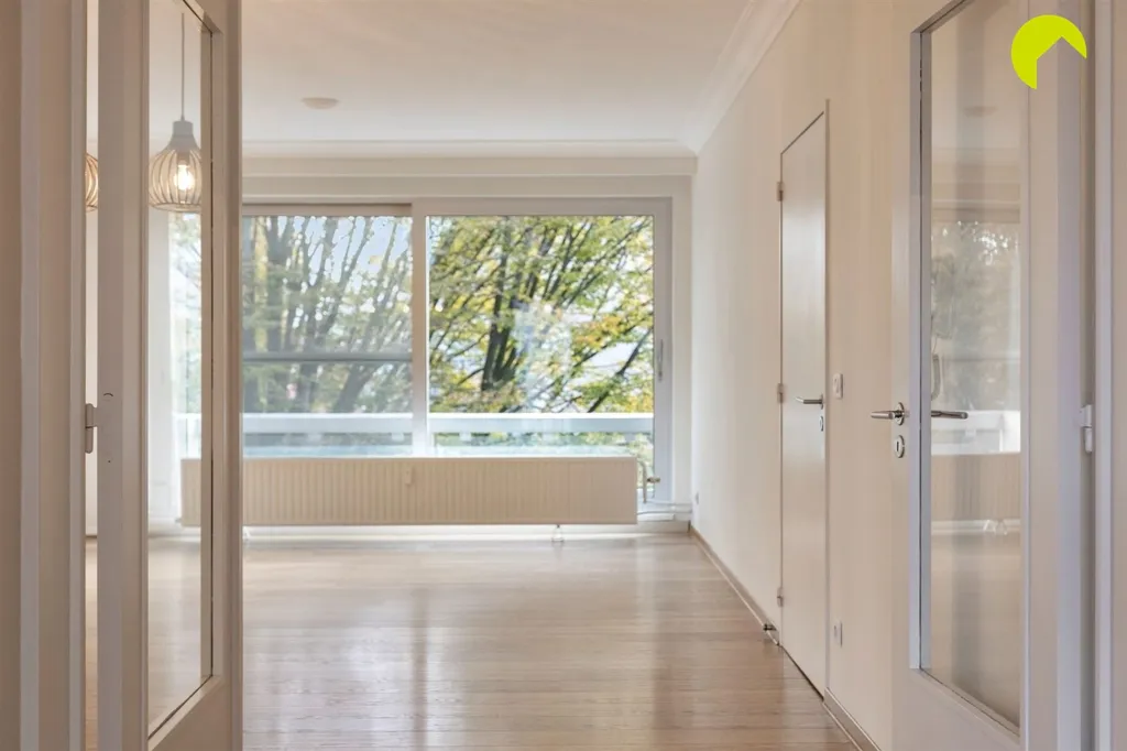 Hallway - 2-Bed Apartment with Terrace in Central Mortsel