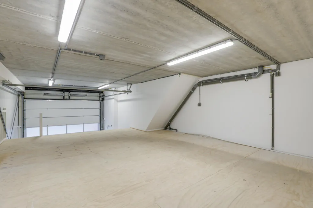 Garaaž - Ärihoone asukohas Utrecht